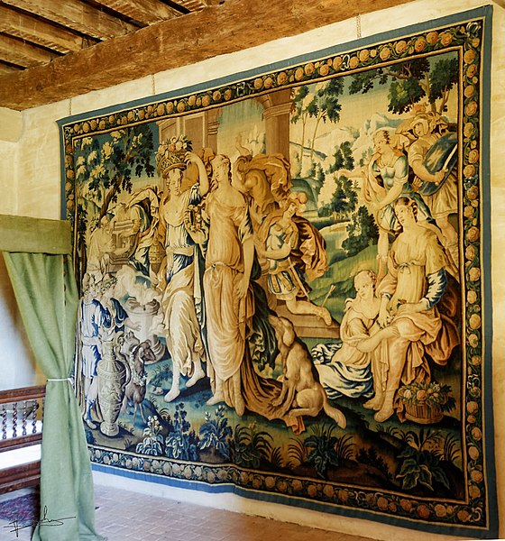 File:Chateau de Villemonteix tapisserie 3.jpg