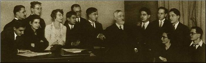 Paul Dukas's composition class at the Paris Conservatoire, 1929. Messiaen sits at the far right; Dukas stands at the centre.