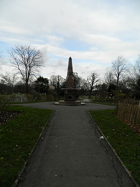 File:Clissold Park.JPG