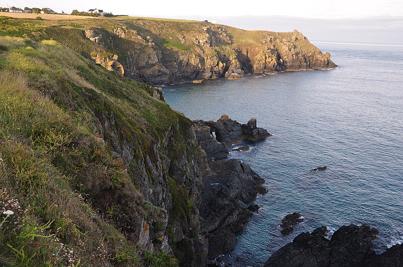 File:Cornwall , Coastal Scenery - geograph.org.uk - 4604683.jpg