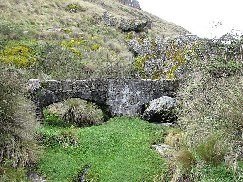 File:Cumbe Mayo Archaeological site - bridge.jpg