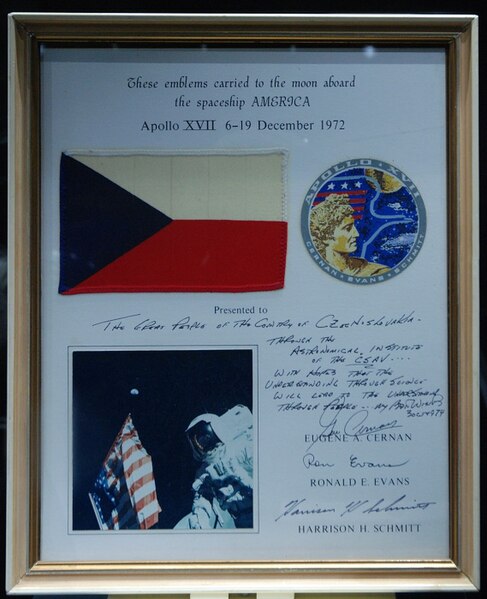 File:Czech flag on Apollo17 board.jpg