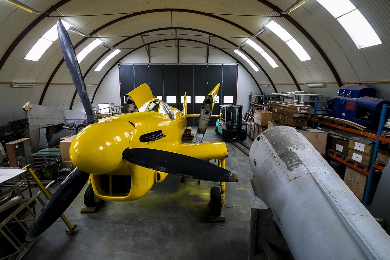 File:Danmarks Flymuseum, Stauning - restoration hangar ...