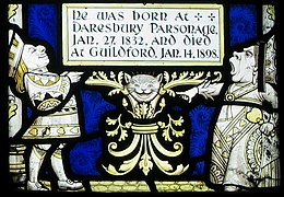 チェシャー州ダーズベリー（フランス語版）のオールセインツ教会 (en:All Saints' Church, Daresbury) を飾るステンドグラスの一部分。作者が生まれたこの町の教会堂にあるステンドグラス窓はキリストの降誕を描いているが、最下段の枠で『不思議の国のアリス』の登場キャラクター達を採り上げており、チェシャ猫が中空に頭だけで現れたシーンを描いているこの部分もそのうちの1図である。