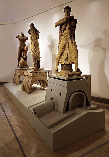 File:Decorazione fittile del santuario di portonaccio, 510-500 ac ca, acroteri, 05.jpg