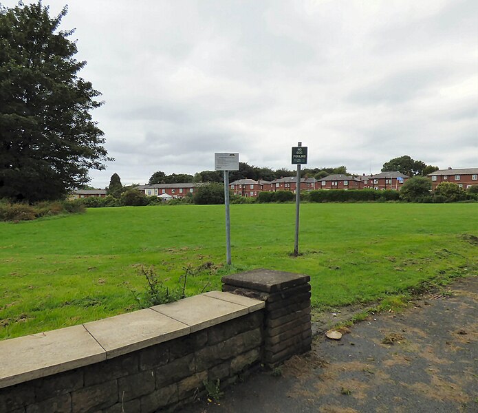 File:Dewsnap Playing Fields - geograph.org.uk - 5042686.jpg