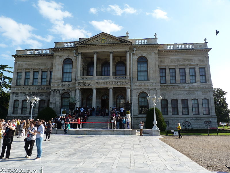 File:Dolmabahçe Palace Garden - Istanbul, 2014.10.24 (15).JPG