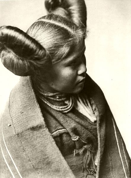 File:Edward S. Curtis Collection People 023.jpg