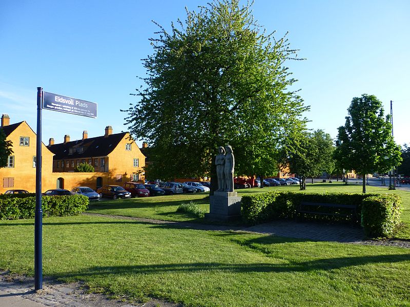 File:Eidsvoll Plads 02.jpg