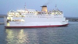 Zusterschip Eurovoyager arriveert in Almería (2010)