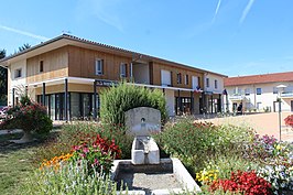 Gemeentehuis en bibliotheek