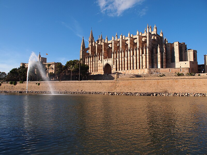 File:Foto de la Catedral de Palma de Mallorca.jpg