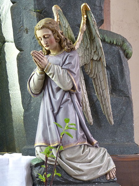 File:Freistadt Pfarrkirche - Altar Auferstehung 3 Engel.jpg