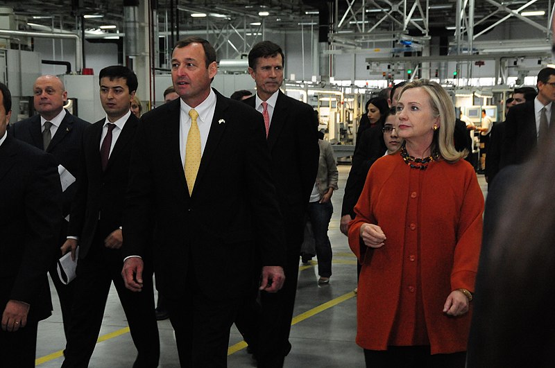 File:GM Uzbekistan General Director Spendel Gives Secretary Clinton a Tour of the GM Factory (6272456851).jpg