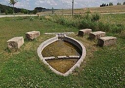 Gemauerter Fisch am Hirtenweg - panoramio.jpg