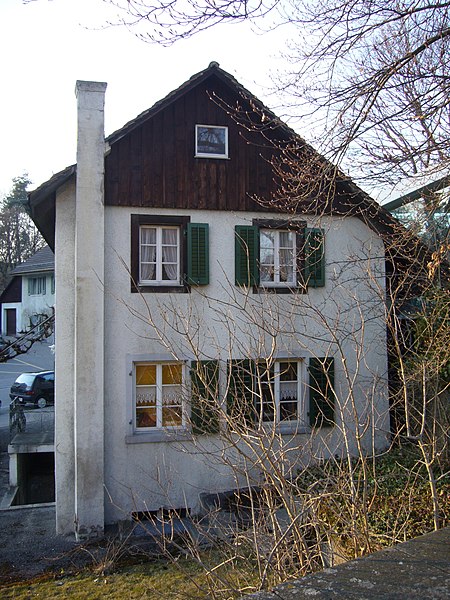 File:GerlisbergstrBassersdorfVI.jpg