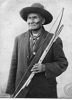 Geronimo agn 1913.jpg