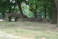 Das Großsteingrab Stöckheim, Blick von Osten