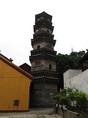 Guangji Temple in Wuhu 10 2012-05.jpg