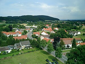 The sharp mountain (front left crest) seen from Haldem;  on the right the Kollwesshöh