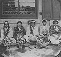 Hawaiian lei venders, Honolulu, c. 1890.jpg