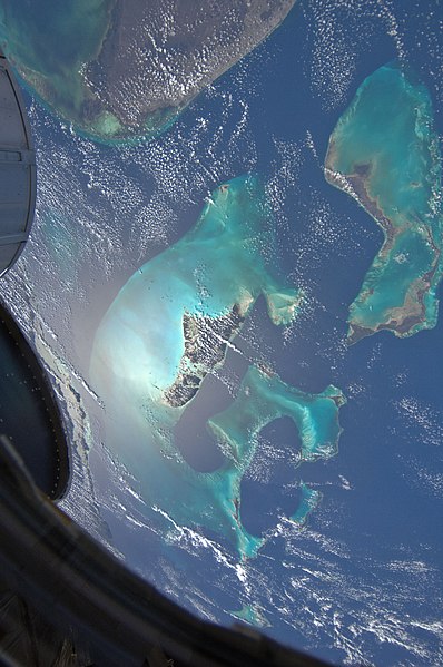 File:ISS030-E-155976 - View of The Bahamas.jpg