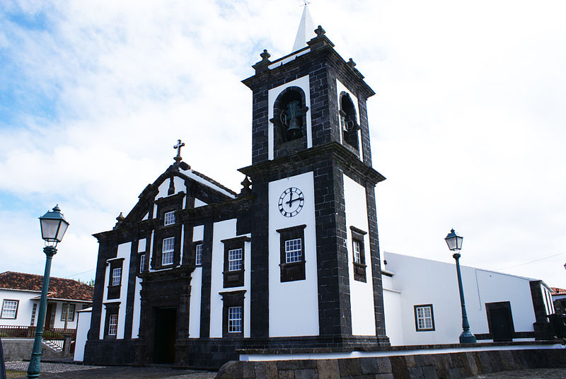 File:Igreja Matriz de Santa Cruz da Graciosa, fachada, Santa Cruz da Graciosa, ilha Graciosa, Açores, Portugal.JPG