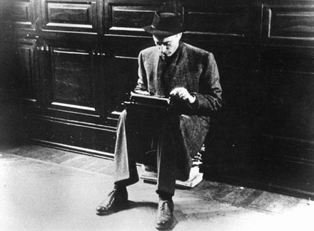 Montanelli in 1940 with an Olivetti MP1 typewriter, later replaced by his trademark Lettera 22
