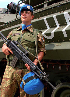Italian Soldier UNIFIL 2 Lebanon 2007.jpg