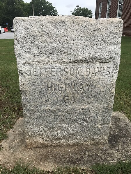 File:Jefferson Davis High Monument.jpg