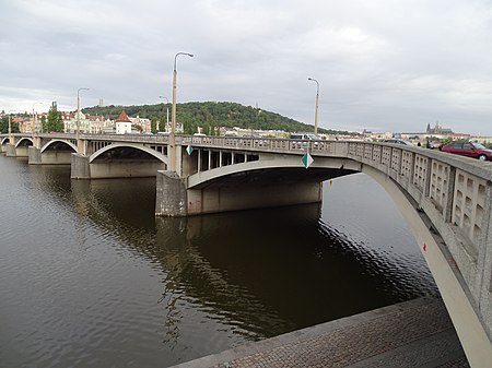 Jiráskův most a Petřín