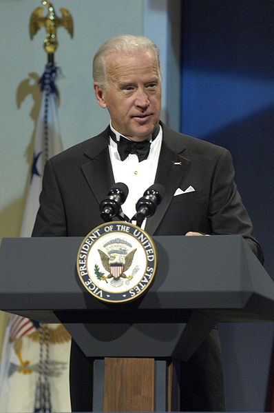 File:Joe Biden speaks at CinC's Ball 1-20-09 hires 090120-F-9059M-1153a.jpg