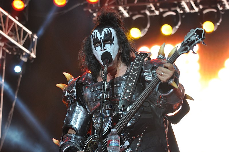 File:KISS -DSC 1481- 8.29.12 (7894062234).jpg