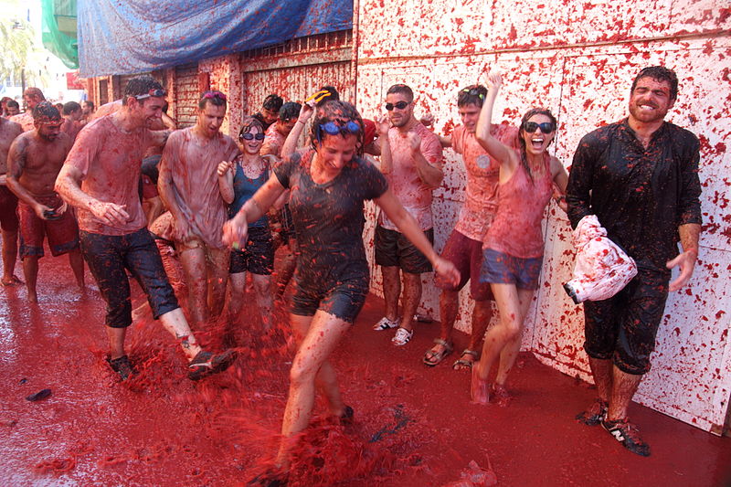 File:La Tomatina (25.08.2010) - Spain, Buñol 29.jpg