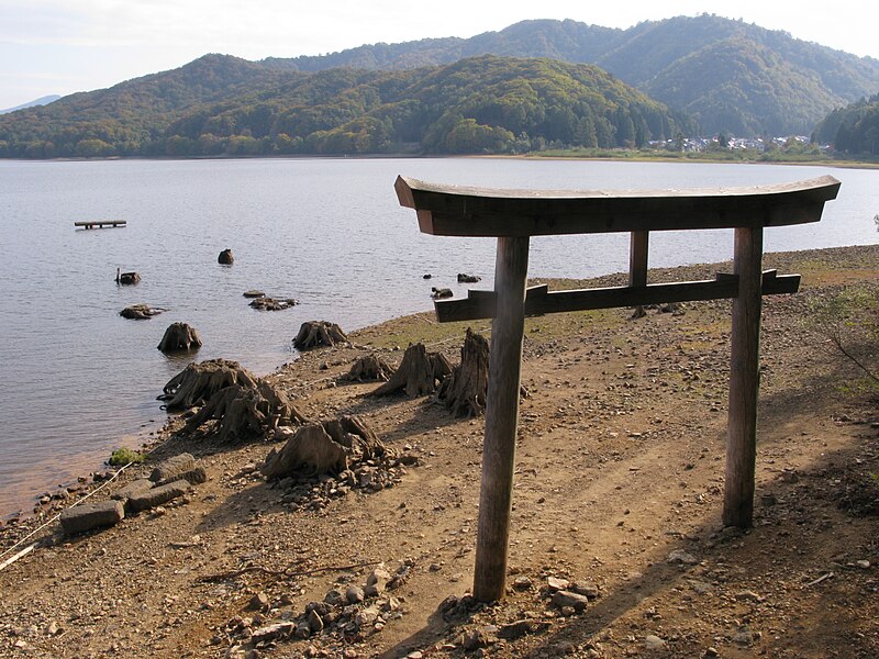 File:Lake Hibara-ko4.JPG