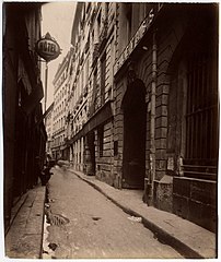 La Rue Quincampoix - Vue prise de la Rue des Lombards (4e)