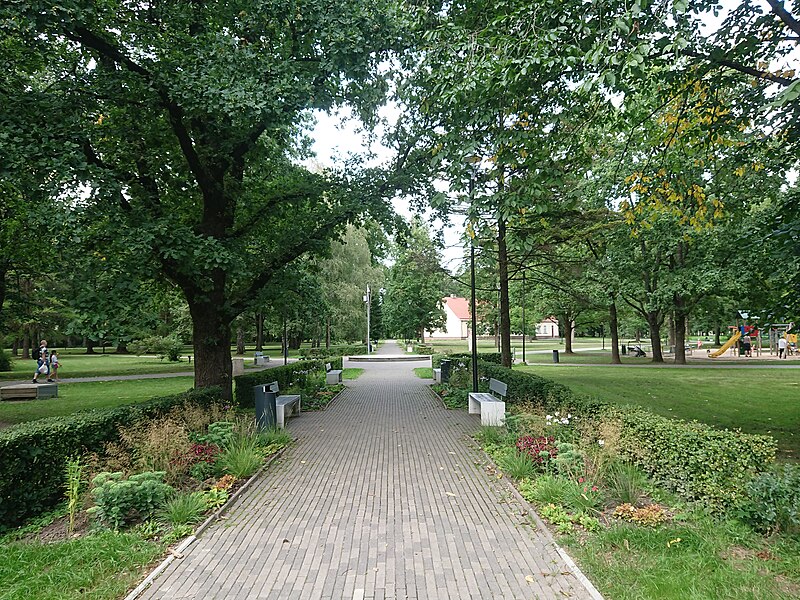 File:Lembitu park.jpg