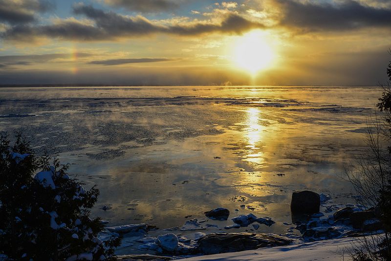 File:Lever du soleil de janvier à St-Siméon (Charlevoix).jpg