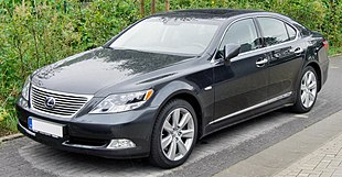 Lexus LS 600h front.JPG