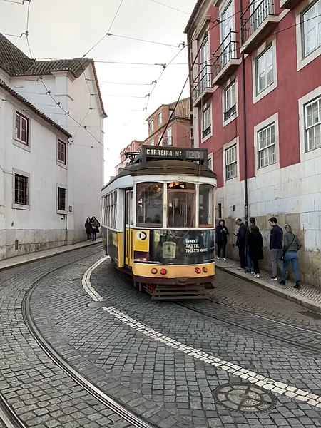 File:Lisbon (49420833727).jpg