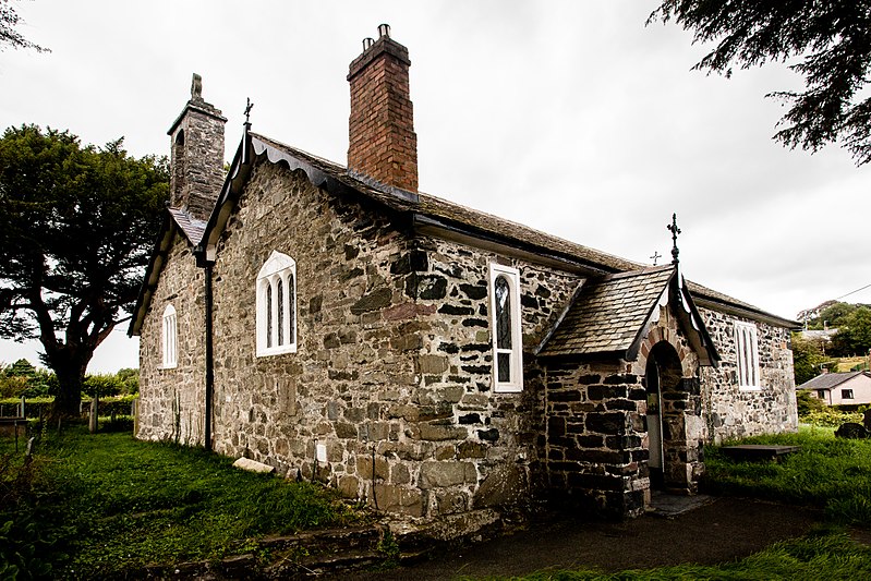 File:Llanddoged Church (8067221656).jpg