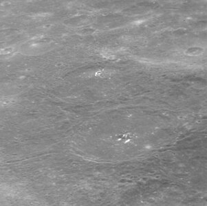 Lu Hsun crater EN1063883199M.jpg