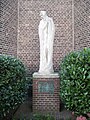 Madonnenfigur mit Gedenktafel an der Liebfrauenkirche (Ostseite) Krefeld.