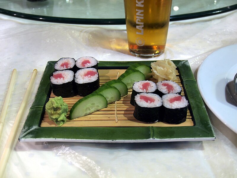 File:Makizushi and beer.jpg