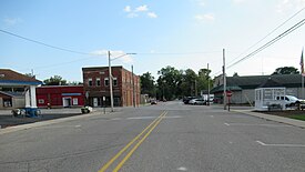 Skrzyżowanie Main Street i Maple Avenue