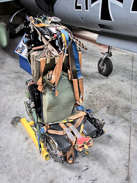 File:Martin-Baker Mk.7 Ejection seat - F-104 photo 2.jpg