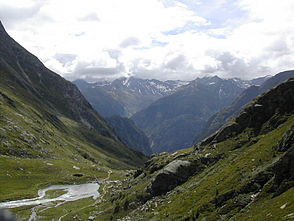 View out of the valley to the Lasörling group