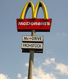 L'iconica insegna di McDonald's