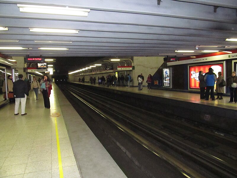 File:Metro Manuel Montt 2011.jpg