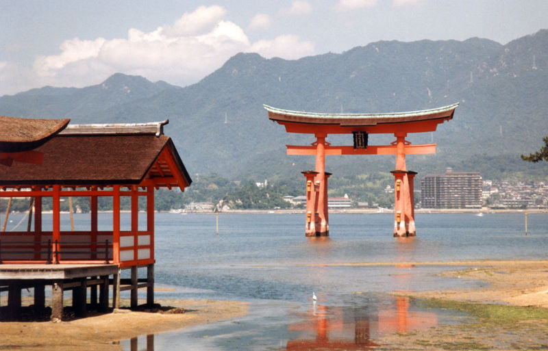 File:Miyajima Itsukushima Shrine Portal.jpg